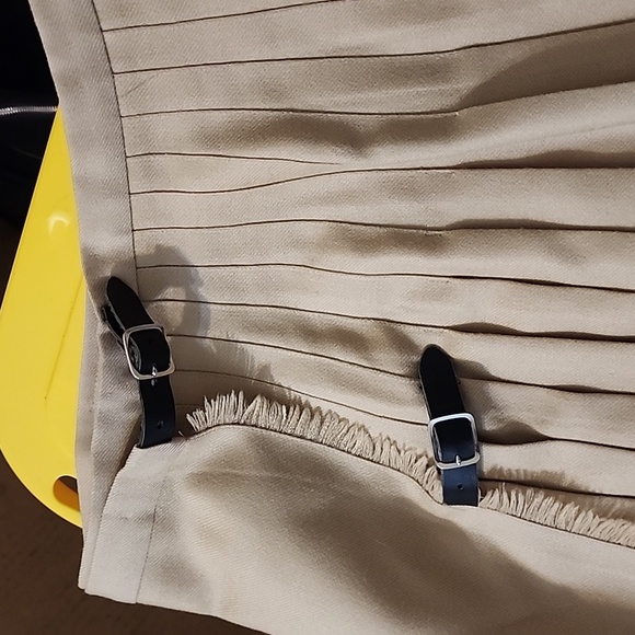 100% WOOL PLEATED WRAP  SKIRT MOFFAT WEAVERS SIZE 12 GIRLS WITH BUCKLES - Picture 3 of 7